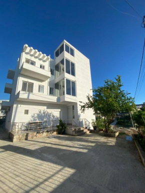 Peace Apartments, Ksamil